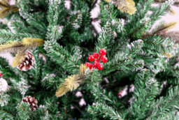 Shatchi 7Ft Stockholm Pine Artificial Designer Christmas Tree Berries & Frosted Cones Mixed - thumbnail 4