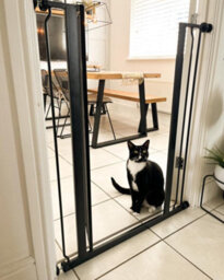 Bettacare Child And Pet Gate, 100.8Cm - 108.4Cm, Matt Black, Extra Tall Gate 104Cm In Height, Pressure Fit Stair Gate - thumbnail 9