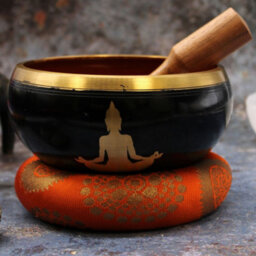 Serenityy Large Buddha Singing Bowl Set Black/orange 14 Cm With Accessories, 0.9 Kg - thumbnail 4