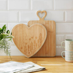 Cooksmart Homestead Bamboo Heart Shaped Board - thumbnail 3
