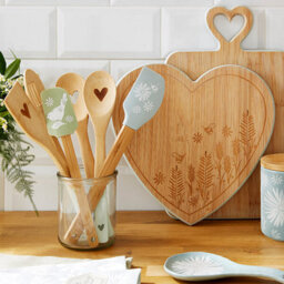 Cooksmart Homestead Bamboo Heart Shaped Board - thumbnail 4