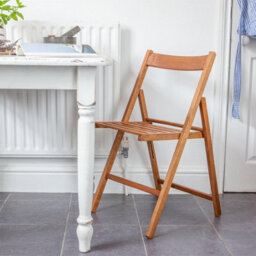 Harbour Housewares 4X Beech Wood Folding Chairs - Walnut - Wooden Outdoor Chair Deck Seats Foldable Dining Patio Furniture - thumbnail 4