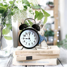 23Cm Vintage Twin Bell Retro Clock With Night Light Battery Operated Analogue Quartz Loud Alarm Clock For Bedroom - thumbnail 7