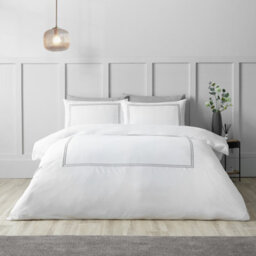 Catherine Lansfield So Soft Mono Satin Stitch Double Duvet Cover Set With Pillowcases White / Silver
