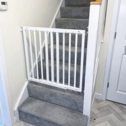 Bettacare Chunky Wooden Screw Fit Dog Gate, 63.5Cm - 105.5Cm, White, Wooden Dog Gate Gate, Screw Fit Pet Stair Gate, Puppy Gate - thumbnail 6