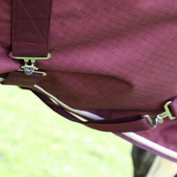 "Highlander Plus Combo Neck 100G Horse Turnout Rug Maroon (5 6"")" - thumbnail 4