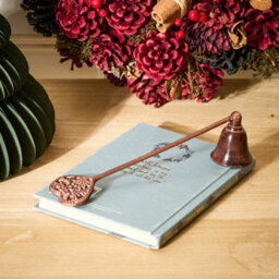 Dibor Vintage Style Antique Brown Cast Iron Candle Snuffer