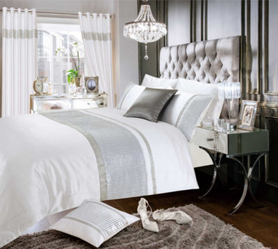Intimates Elegant Jacquard Weave Duvet Cover & Pillowcase Set, Sophisticated Look, Modern Chic Bedroom Decor, Machine Washable - White