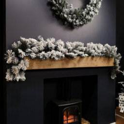 Samuel Alexander 6Ft (1.8M) Premier Christmas Snow Flocked Green Garland With Pine Cones - thumbnail 9