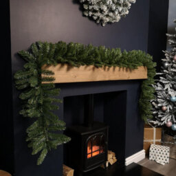 Samuel Alexander 2.7M X 30Cm Plain Green Christmas Garland With 260 Bullet Tips - thumbnail 9