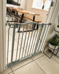 Bettacare Curved Top Dog Gate, 89Cm - 98Cm, Matt Grey, Pressure Fit Pet Gate For Dog And Puppy, Pet And Dog Barrier - thumbnail 6