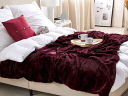 Beliani Blanket Tantan 180 X 220 Cm Burgundy - thumbnail 2