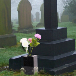 Novecrafto Granite Memorial Vase For Flowers - 25Cm Tall Solid Black Stone Square Vase With Insert Grid For Cemetery Or Garden Or Home Use - thumbnail 8