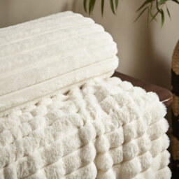 Catherine Lansfield Cosy Ribbed Faux Fur Blanket Throw Cream - thumbnail 2