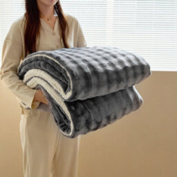 Living And Home Soft Thickened Warm Milk Velvet Lambskin Green Double Used Washable Blanket 200Cm W X 150Cm D