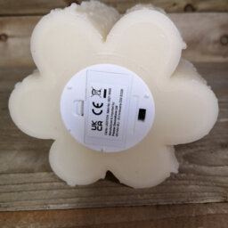 Samuel Alexander 7 Flame Battery Operated Melted Edge Christmas Wax Candle With Timer - thumbnail 5