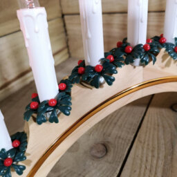 Samuel Alexander Premier Wooden Christmas Candle Bridge Arch With 7 Flickering Candle Bulbs Mains Operated - thumbnail 5