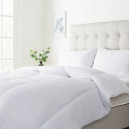 Slumberdown Climate Control Double Duvet 13.5 Tog Temperature Regulating Heavyweight Summer Quilt 2 Medium Pillows Washable - thumbnail 2
