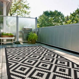 The Rugs Ecology Collection Outdoor Patio Garden Rug Black Diamond Design Weatherproof Jet Washable 100Bl