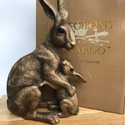 "Animal Crackers Large (25.5Cm /10"" High) Bronze Effect Sitting Hare With Baby Figurine From The Leonardo Reflections Bronzed Range, Gift Boxed." - thumbnail 6