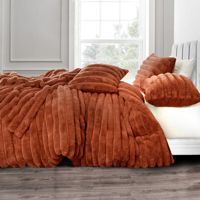 Velosso Teddy Fleece Duvet Cover & Pillowcase Set In Striped Design - Luxurious & Warm Bedding Set With Button Enclosure - Orange