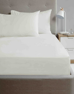 Rapport Home So Soft Microfibre 180 Thread Count Fitted Sheet