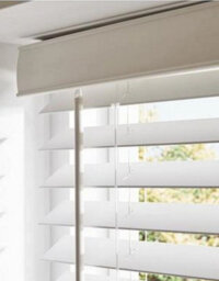 Wood Venetian Blinds 50mm Wide Slat 83Cm W X 150Cm Drop New In Box - thumbnail 1