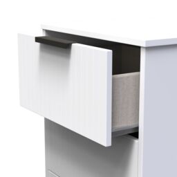 Imola Ready Assembled Matt White No Effect 3 Drawer Wide Bedside Chest (H)726mm (W)450mm (D)395mm - thumbnail 4
