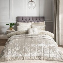 Catherine Lansfield Pillowcases Crushed Velvet Quilted 50X75Cm + Border Pack Of 2 Pillow Cases With Envelope Closure Natural - thumbnail 3