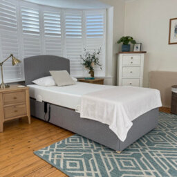 Backcarebeds Majestic Adjustable Electric Bed 4Ft Small Double - Headboard 1A - thumbnail 2