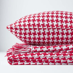 Homescapes Houndstooth 100% Cotton Cushion Cover Red, 60 X 60 Cm - thumbnail 5