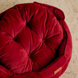 Joules Chesterfield Burgundy Large Dog Bed - thumbnail 5