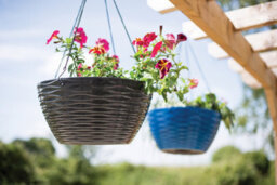 La Hacienda Pot Planter Indoor Or Outdoor Lightweight Recycled Plastic Garden Windermere Hanging Basket - L35 X W35 X H17 Cm - Charcoal - thumbnail 4