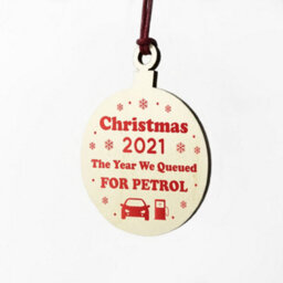Red Ocean Christmas Year We Queued For Petrol 2021 Wood Bauble Tree Decoration Funny - thumbnail 6