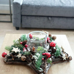 Shatchi Star Shape Wooden Candle Holder Tabletop Centrepiece Christmas Decorated With Red/silver Baubles, Berries And Cones - thumbnail 7