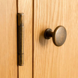 Surrey Oak Large Triple Wardrobe With 2 Drawers - By Roseland Furniture - thumbnail 9