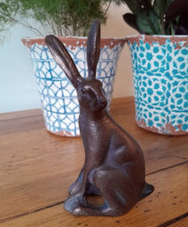 Inspirational Gifting Miniature Sitting Hare Garden Sculpture Cast Aluminium Ornament