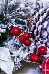 Christmas Tree World 50Cm Flocked Decorated Mixed Pine Wreath With Tartan Bows - thumbnail 9