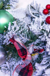 Christmas Tree World 50Cm Flocked Decorated Mixed Pine Wreath With Tartan Bows - thumbnail 6