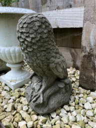 Burgess Barn Owl Stone Statue Vintage Style Bird Outdoor British Made Garden Ornament Sculpture - thumbnail 4
