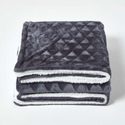 Homescapes Dark Grey Geometric Triangle Velvet Throw, 130 X 160Cm - thumbnail 2