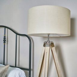 Valuelights Clipper Modern Light Wood And Chrome Tripod Floor Lamp With Beige Drum Shade - thumbnail 3