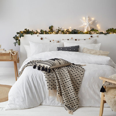 Furn. Tufted Tree Festive 100% Cotton Duvet Cover Set, Super King, White - image 1