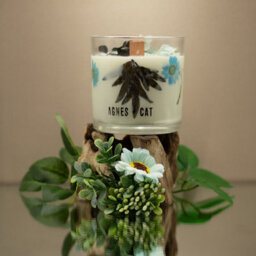 Serenityy Agnes + Cat Botanical Soy Wax Candle - Seasalt & Moss - thumbnail 4