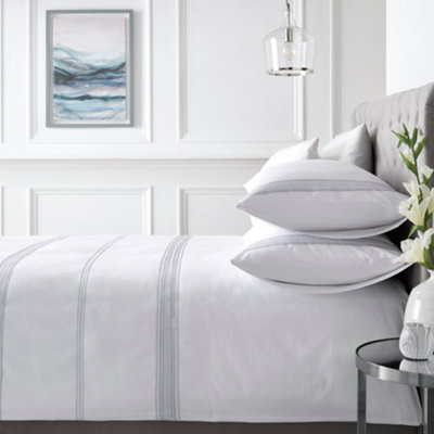 Appletree Embroidered Band 100% Cotton Embroidered Duvet Cover Set - image 1