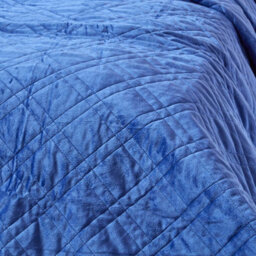 Homescapes Luxury Navy Blue Quilted Velvet Bedspread Geometric Pattern 'paragon Diamond' Throw, 200 X 200 Cm - thumbnail 3