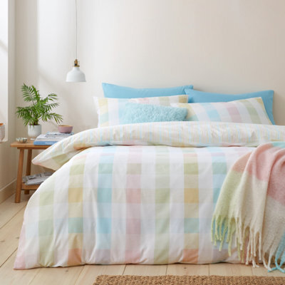 Catherine Lansfield Spring Check Reversible Duvet Cover Set With Pillowcases Pastel - image 1
