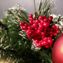 Samuel Alexander Premier 180Cm (6Ft) Festive Red Dressed Christmas Garland With Bows And Red Baubles - thumbnail 7