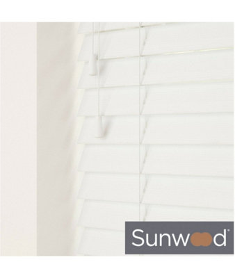 250Cm Ultra White Faux Wood Venetian With Strings 120Cm Drop
