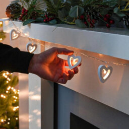 1.5M Battery Powered Wooden Heart Warm White Led String Lights - thumbnail 4
